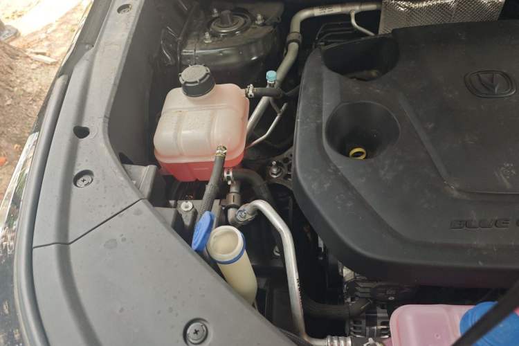 Used CHANGAN CS75 PLUS 2026 Model, Smart Champion Edition 1.5T New Blue Whale Smart Navigation Version Engine Bay Right