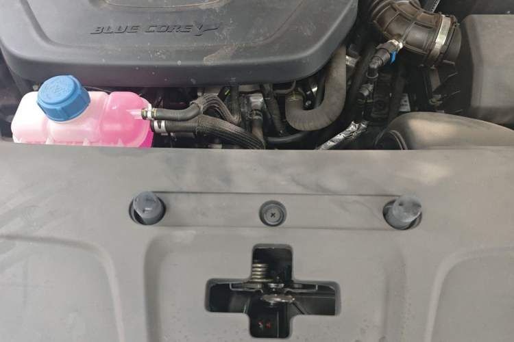 Used CHANGAN CS75 PLUS 2026 Model, Smart Champion Edition 1.5T New Blue Whale Smart Navigation Version Engine Bay