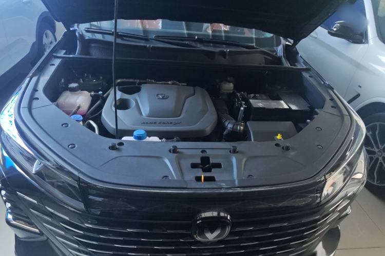 Used CHANGAN CS75 PLUS 2026 Model, Smart Champion Edition 1.5T New Blue Whale Smart Navigation Version Engine Bay