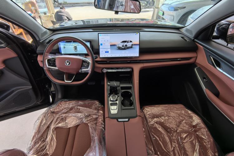 Used CHANGAN CS75 PLUS 2026 Model, Smart Champion Edition 1.5T New Blue Whale Smart Navigation Version Interior 1