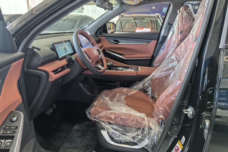 Used CHANGAN CS75 PLUS 2026 Model, Smart Champion Edition 1.5T New Blue Whale Smart Navigation Version Interior 4