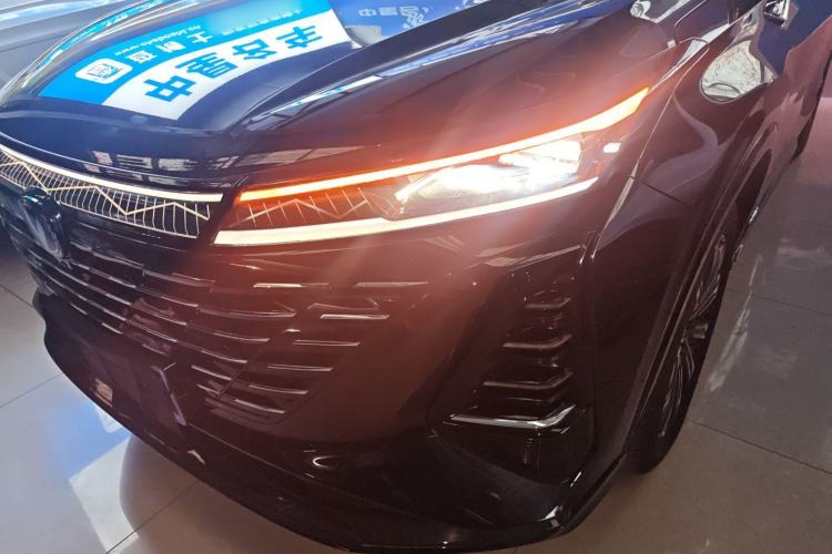 Used CHANGAN CS75 PLUS 2026 Model, Smart Champion Edition 1.5T New Blue Whale Smart Navigation Version Left Front Headlight