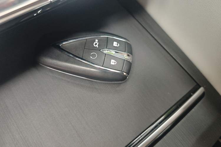 Used CHANGAN CS75 PLUS 2026 Model, Smart Champion Edition 1.5T New Blue Whale Smart Navigation Version Vehicle Key