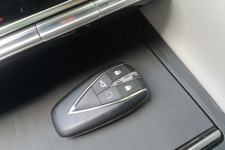 Used CHANGAN CS75 PLUS 2026 Model, Smart Champion Edition 1.5T New Blue Whale Smart Navigation Version Vehicle Key