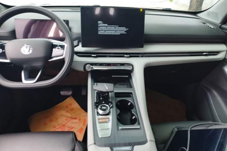 Used CHANGAN CS75 PLUS 2026 Model, Smart Champion Edition 1.5T New Blue Whale Smart Navigation Version Audio And AC Panel