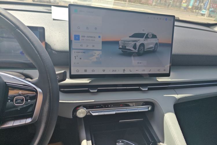 Used CHANGAN CS75 PLUS 2026 Model, Smart Champion Edition 1.5T New Blue Whale Smart Navigation Version Audio And AC Panel