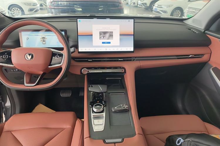 Used CHANGAN CS75 PLUS 2026 Model, Smart Champion Edition 1.5T New Blue Whale Smart Navigation Version Center Console