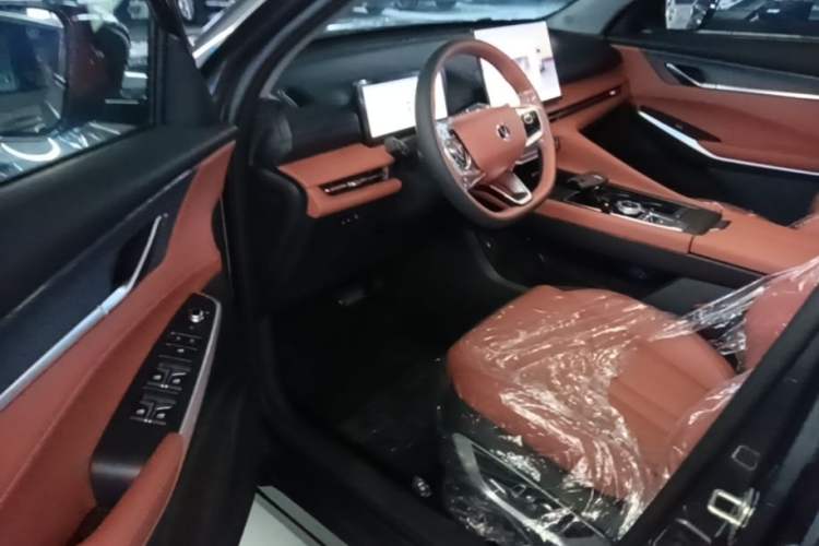 Used CHANGAN CS75 PLUS 2026 Model, Smart Champion Edition 1.5T New Blue Whale Smart Navigation Version Driver Seat