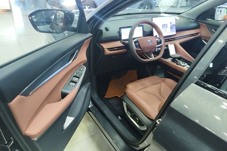 Used CHANGAN CS75 PLUS 2026 Model, Smart Champion Edition 1.5T New Blue Whale Smart Navigation Version Driver Seat