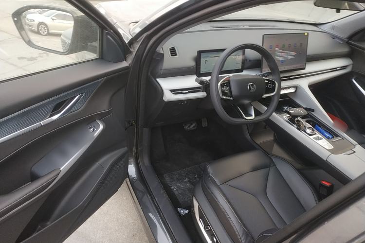 Used CHANGAN CS75 PLUS 2026 Model, Smart Champion Edition 1.5T New Blue Whale Smart Navigation Version Driver Seat