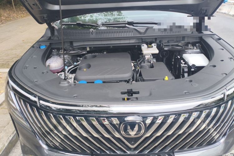 Used CHANGAN CS75 PLUS 2026 Model Fourth-Generation 1.5T Blue Whale Super Engine—Flagship Edition Engine Bay