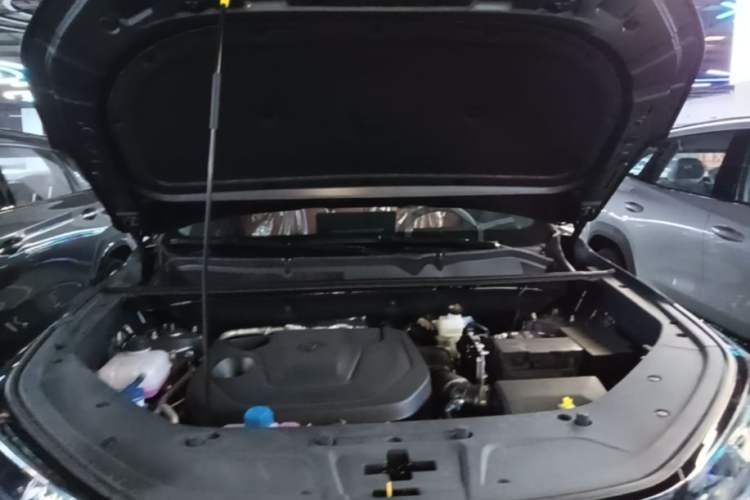 Used CHANGAN CS75 PLUS 2026 Model, Smart Champion Edition 1.5T New Blue Whale Smart Navigation Version Engine Bay