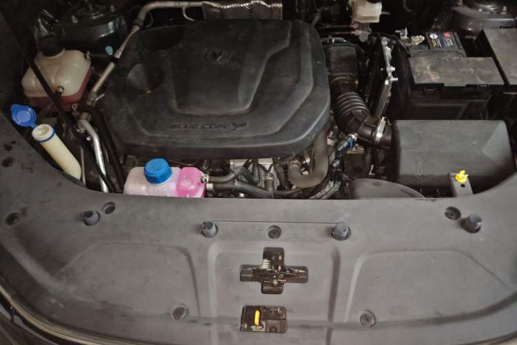 Used CHANGAN CS75 PLUS 2026 Model, Smart Champion Edition 1.5T New Blue Whale Smart Navigation Version Engine Bay