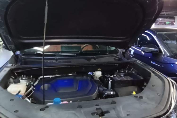 Used CHANGAN CS75 PLUS 2026 Model, Smart Champion Edition 1.5T New Blue Whale Smart Navigation Version Engine Bay