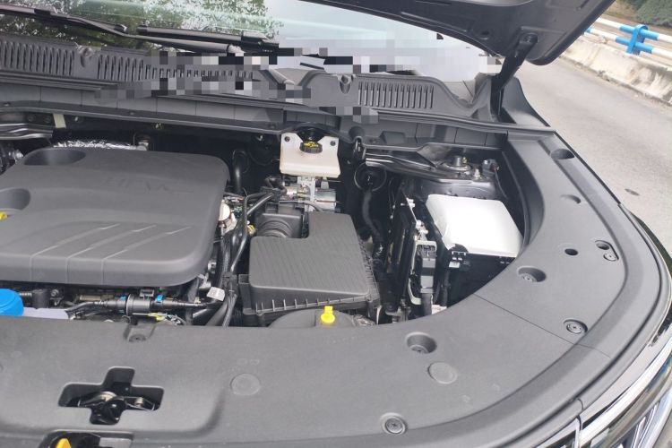 Used CHANGAN CS75 PLUS 2026 Model Fourth-Generation 1.5T Blue Whale Super Engine—Flagship Edition Engine Bay Left