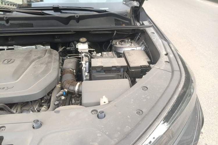 Used CHANGAN CS75 PLUS 2026 Model, Smart Champion Edition 1.5T New Blue Whale Smart Navigation Version Engine Bay Left