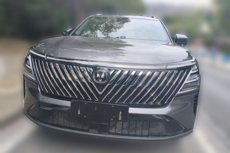 Used CHANGAN CS75 PLUS 2026 Model Fourth-Generation 1.5T Blue Whale Super Engine—Flagship Edition Front