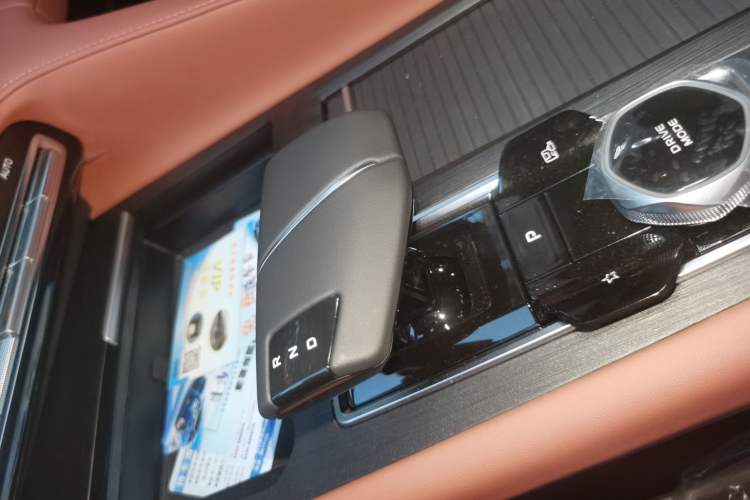Used CHANGAN CS75 PLUS 2026 Model, Smart Champion Edition 1.5T New Blue Whale Smart Leading Version Gear Lever