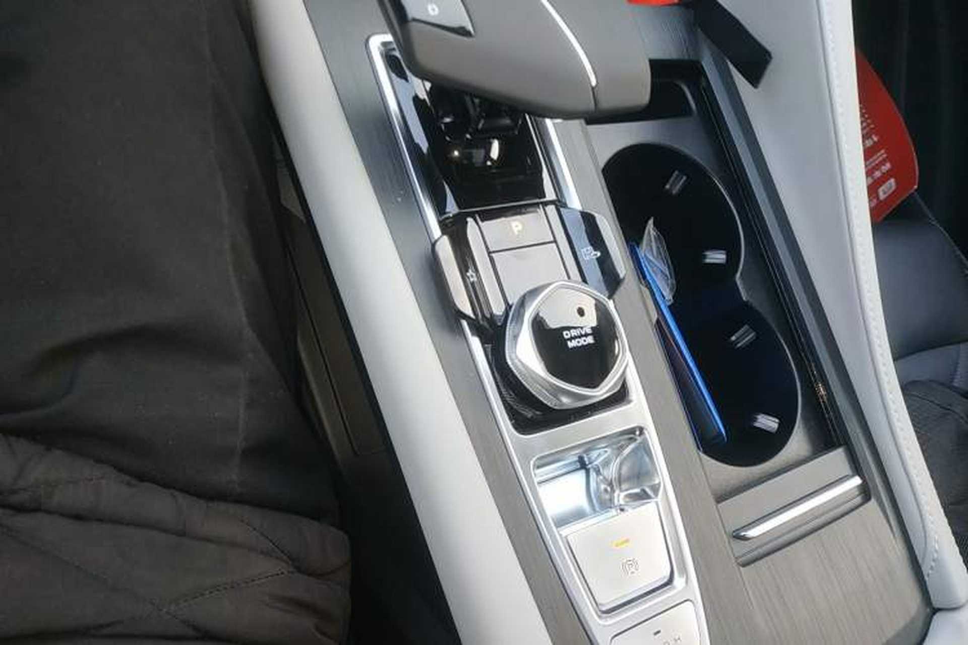Used CHANGAN CS75 PLUS 2026 Model, Smart Champion Edition 1.5T New Blue Whale Smart Navigation Version Gear Lever
