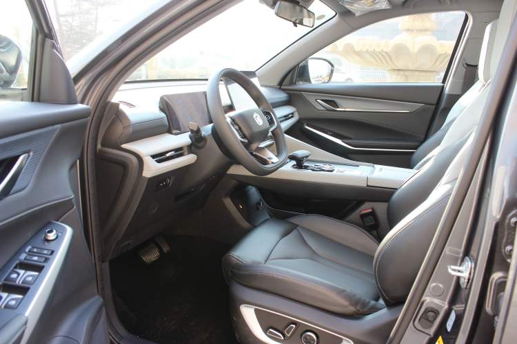 Used CHANGAN CS75 PLUS 2026 Model, Smart Champion Edition 1.5T New Blue Whale Smart Navigation Version Left Front Seat