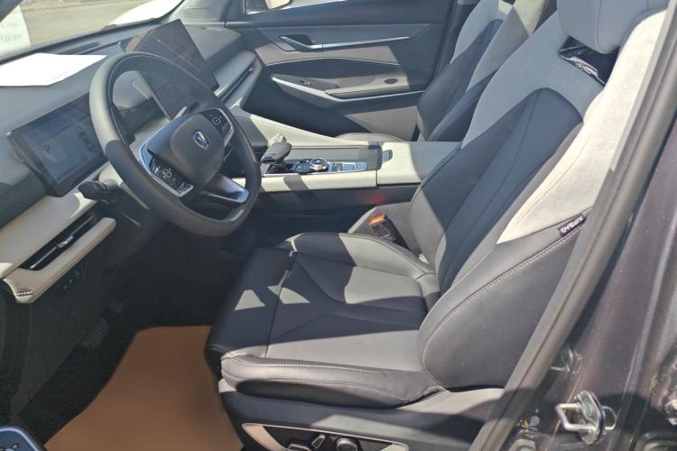 Used CHANGAN CS75 PLUS 2026 Model, Smart Champion Edition 1.5T New Blue Whale Smart Navigation Version Left Front Seat