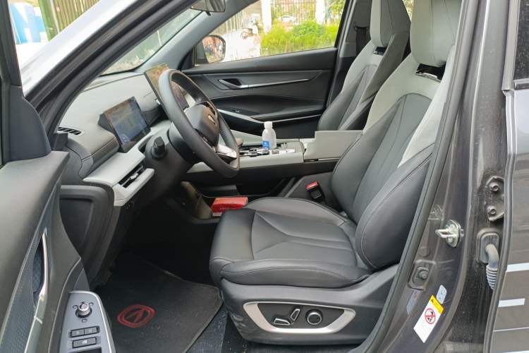 Used CHANGAN CS75 PLUS 2026 Model, Smart Champion Edition 1.5T New Blue Whale Smart Navigation Version Left Front Seat