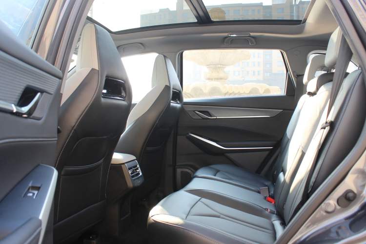 Used CHANGAN CS75 PLUS 2026 Model, Smart Champion Edition 1.5T New Blue Whale Smart Navigation Version Left Rear Seat