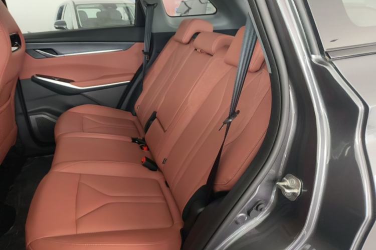 Used CHANGAN CS75 PLUS 2026 Model, Smart Champion Edition 1.5T New Blue Whale Smart Navigation Version Left Rear Seat