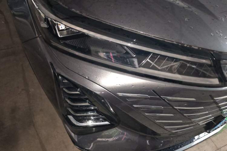 Used CHANGAN CS75 PLUS 2026 Model, Smart Champion Edition 1.5T New Blue Whale Smart Navigation Version Right Front Headlight