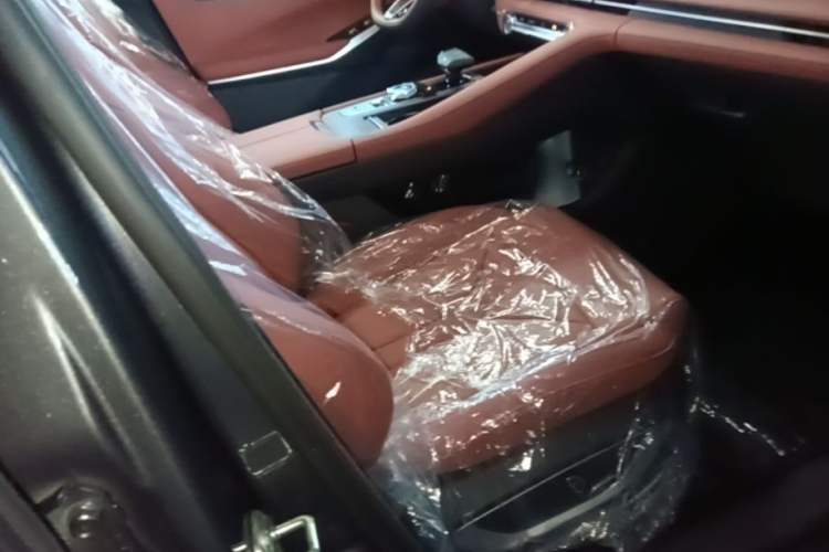 Used CHANGAN CS75 PLUS 2026 Model, Smart Champion Edition 1.5T New Blue Whale Smart Navigation Version Right Front Seat