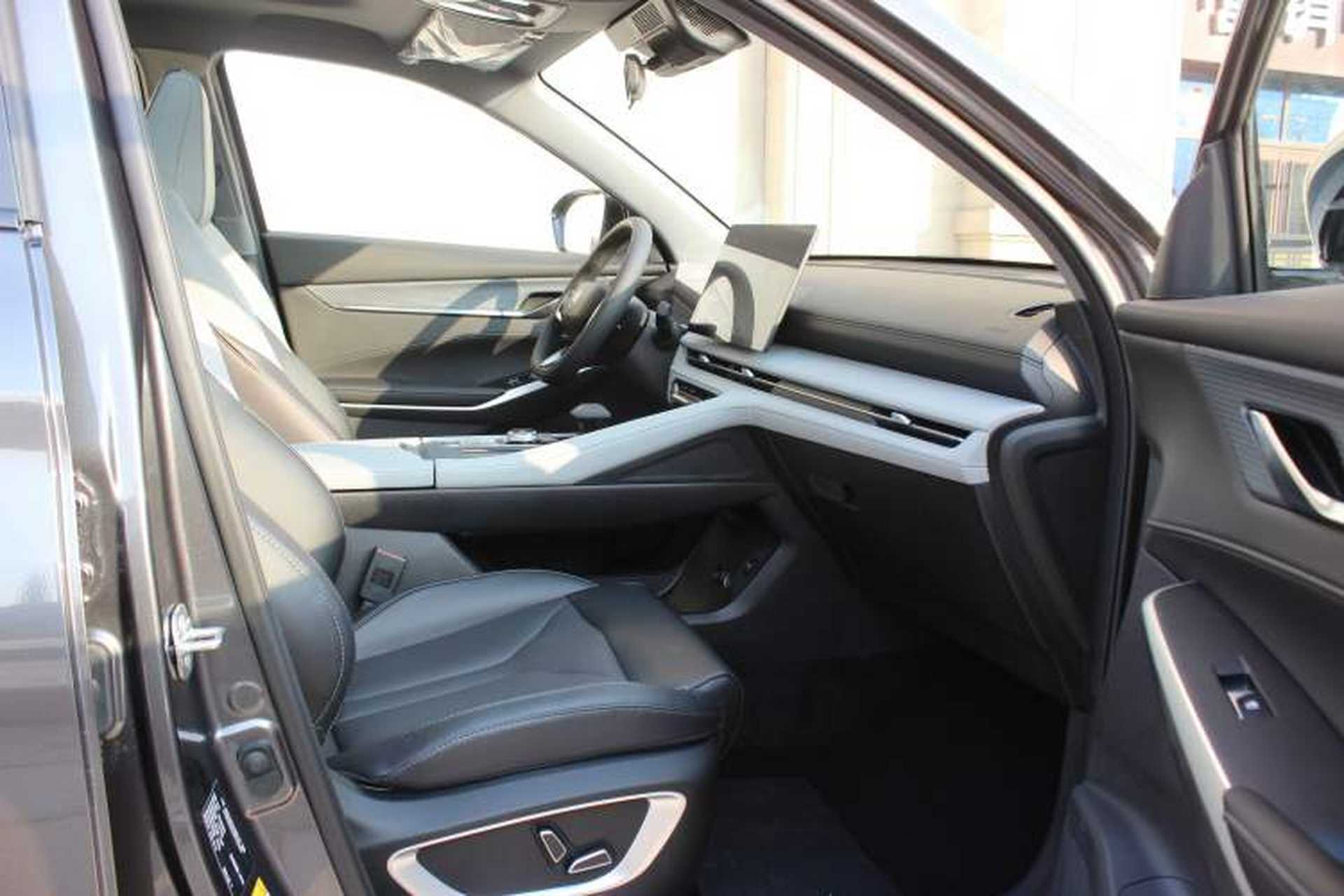 Used CHANGAN CS75 PLUS 2026 Model, Smart Champion Edition 1.5T New Blue Whale Smart Navigation Version Right Front Seat
