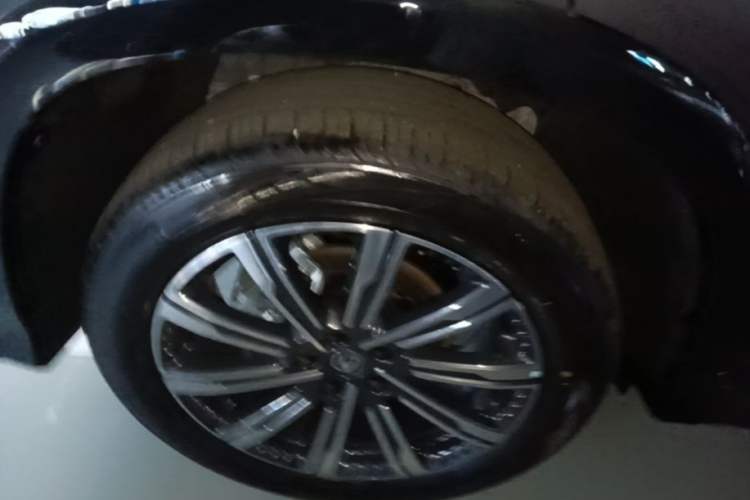Used CHANGAN CS75 PLUS 2026 Model, Smart Champion Edition 1.5T New Blue Whale Smart Navigation Version Right Rear Wheel Hub