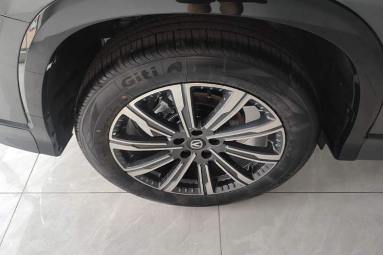 Used CHANGAN CS75 PLUS 2026 Model, Smart Champion Edition 1.5T New Blue Whale Smart Navigation Version Right Rear Wheel Hub