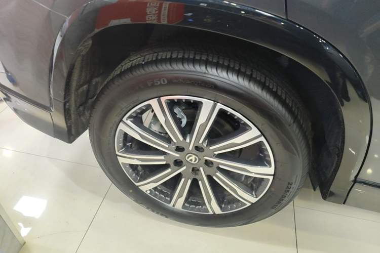 Used CHANGAN CS75 PLUS 2026 Model, Smart Champion Edition 1.5T New Blue Whale Smart Navigation Version Right Rear Wheel Hub