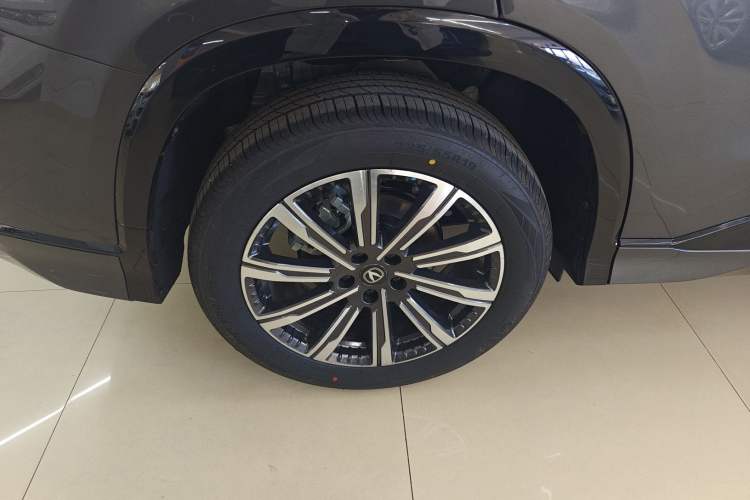 Used CHANGAN CS75 PLUS 2026 Model, Smart Champion Edition 1.5T New Blue Whale Smart Navigation Version Right Rear Wheel Hub