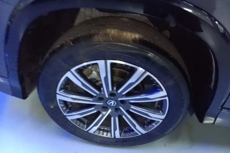Used CHANGAN CS75 PLUS 2026 Model, Smart Champion Edition 1.5T New Blue Whale Smart Navigation Version Right Rear Wheel Hub