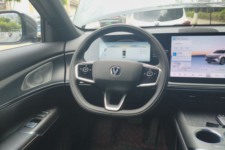 Used CHANGAN CS75 PLUS 2026 Model Fourth-Generation 1.5T Blue Whale Super Engine—Flagship Edition Steering Wheel