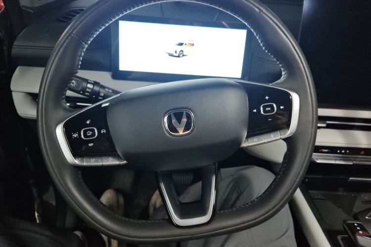 Used CHANGAN CS75 PLUS 2026 Model, Smart Champion Edition 1.5T New Blue Whale Smart Navigation Version Steering Wheel