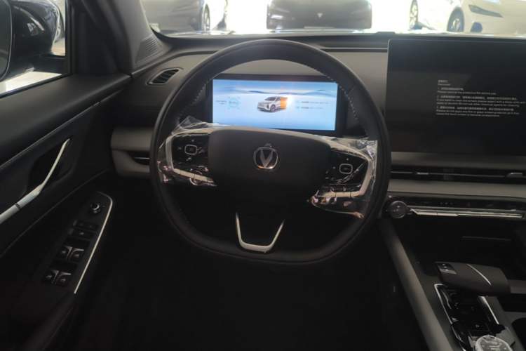 Used CHANGAN CS75 PLUS 2026 Model, Smart Champion Edition 1.5T New Blue Whale Smart Navigation Version Steering Wheel