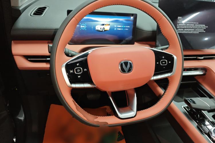 Used CHANGAN CS75 PLUS 2026 Model, Smart Champion Edition 1.5T New Blue Whale Smart Navigation Version Steering Wheel