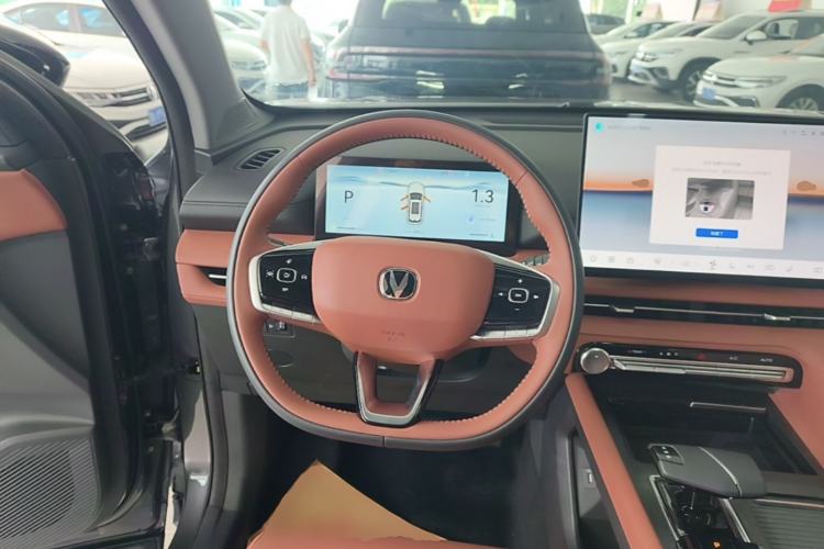 Used CHANGAN CS75 PLUS 2026 Model, Smart Champion Edition 1.5T New Blue Whale Smart Navigation Version Steering Wheel