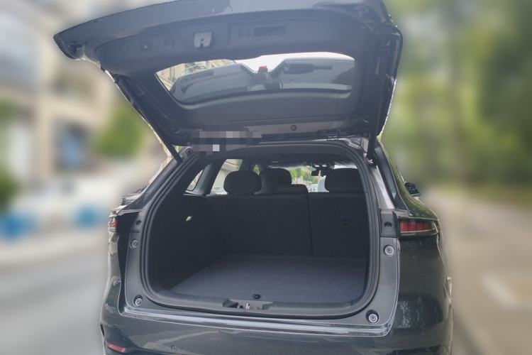 Used CHANGAN CS75 PLUS 2026 Model Fourth-Generation 1.5T Blue Whale Super Engine—Flagship Edition Trunk