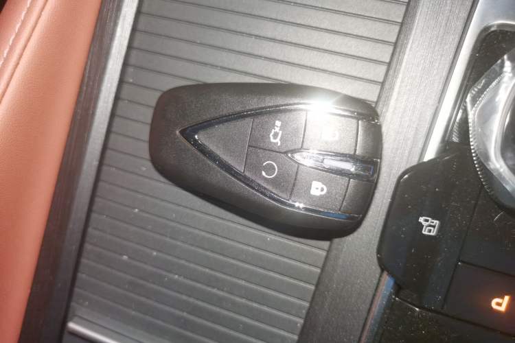Used CHANGAN CS75 PLUS 2026 Model, Smart Champion Edition 1.5T New Blue Whale Smart Leading Version Vehicle Key