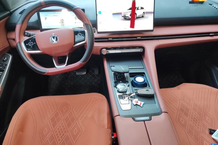 Used CHANGAN CS75 PLUS 2026 Model, Smart Champion Edition 1.5T New Blue Whale Smart Navigation Version Center Console