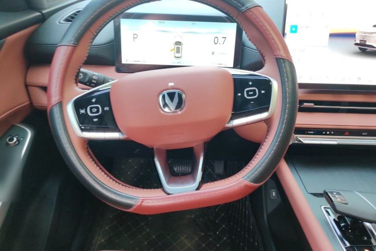Used CHANGAN CS75 PLUS 2026 Model, Smart Champion Edition 1.5T New Blue Whale Smart Navigation Version Steering Wheel