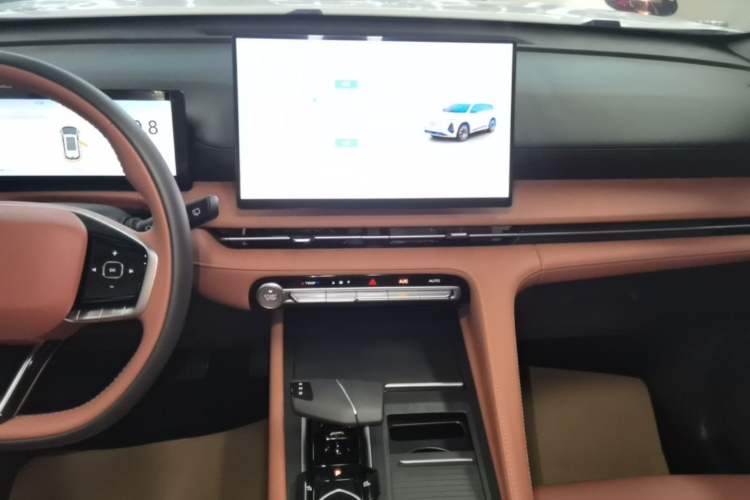 Used CHANGAN CS75 PLUS 2026 Model, Smart Champion Edition 1.5T New Blue Whale Smart Navigation Version Audio And AC Panel