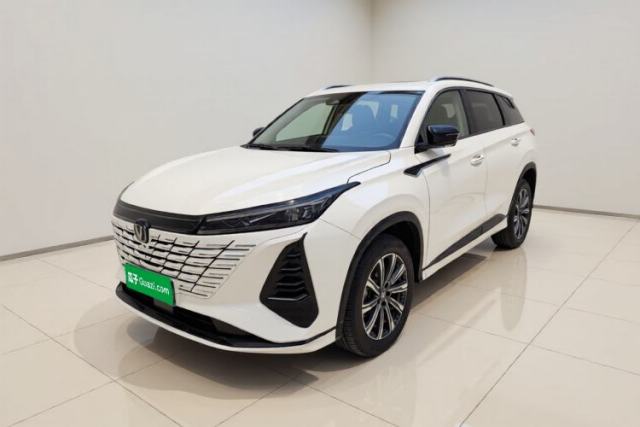 CHANGAN CS75 PLUS 2026 Model, Smart Champion Edition 1.5T New Blue Whale Smart Navigation Version d’occasion