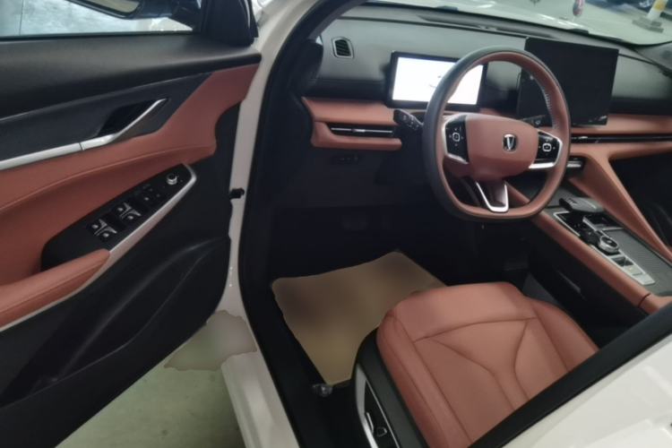 Used CHANGAN CS75 PLUS 2026 Model, Smart Champion Edition 1.5T New Blue Whale Smart Navigation Version Driver Seat