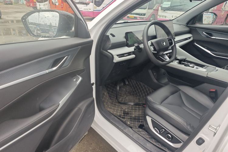 Used CHANGAN CS75 PLUS 2026 Model, Smart Champion Edition 1.5T New Blue Whale Smart Navigation Version Driver Seat