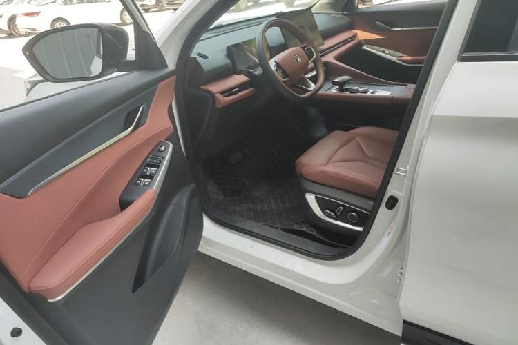 Used CHANGAN CS75 PLUS 2026 Model, Smart Champion Edition 1.5T New Blue Whale Smart Navigation Version Driver Seat
